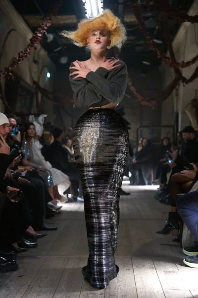 Look 15